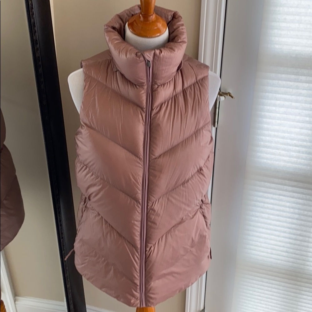 Athleta Lofty Down vest